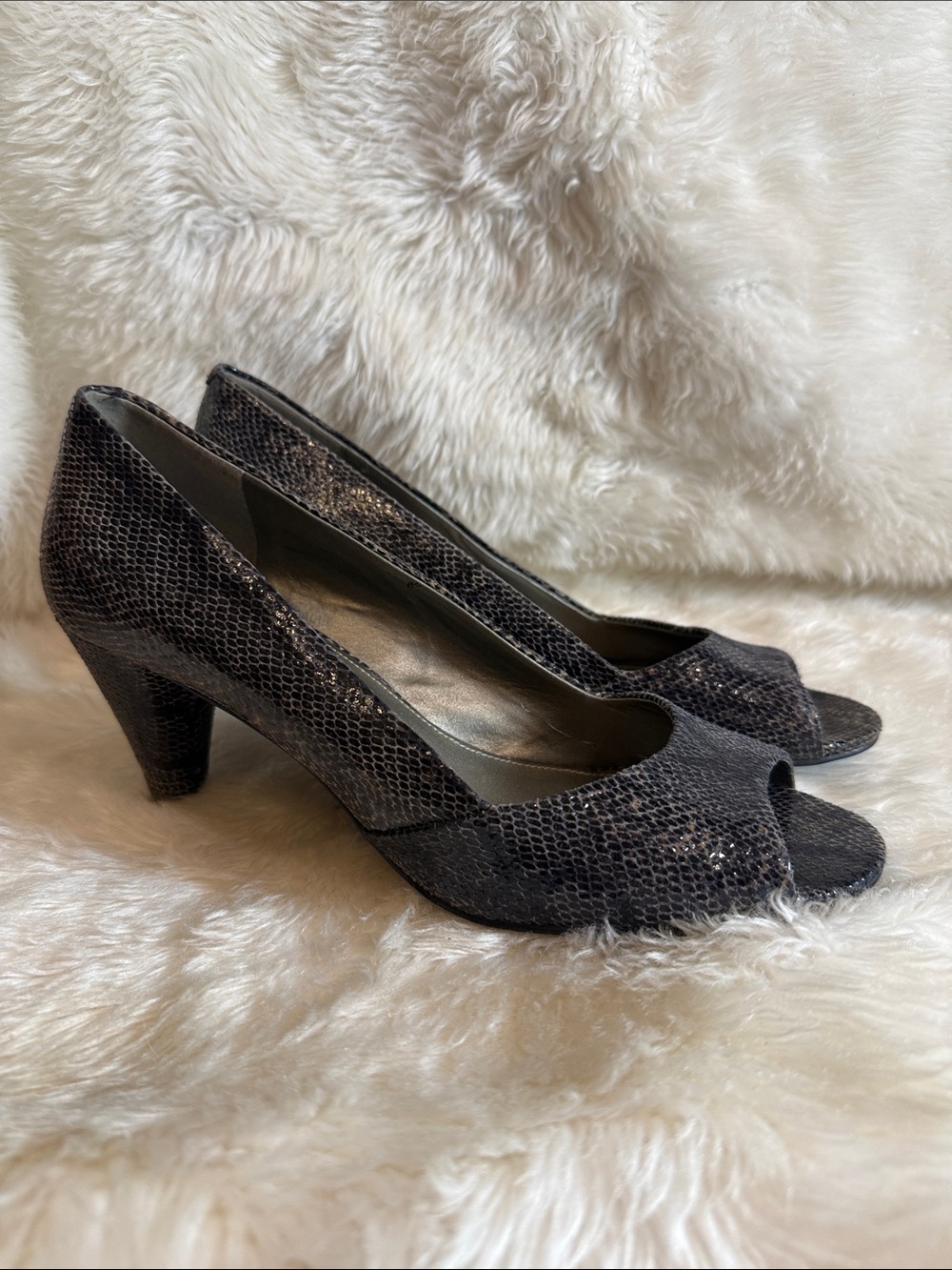 Bandolino Gray Snake Print Peep Toe Heels Women’s 8.5M Pumps